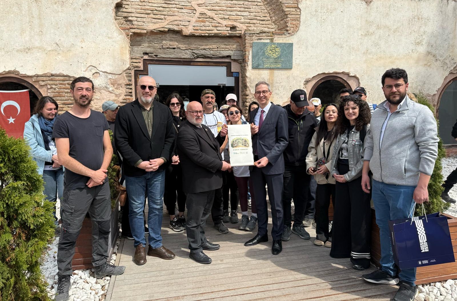 İzmit Belediyesi tarafından İzmit’ten İznik’e tarihi bir yürüyüş düzenledi
