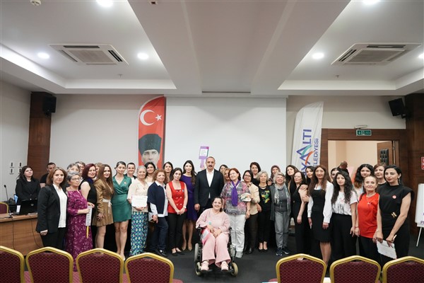 Konyaaltı’nda kadınlar KİHEP sertifikalarını aldı