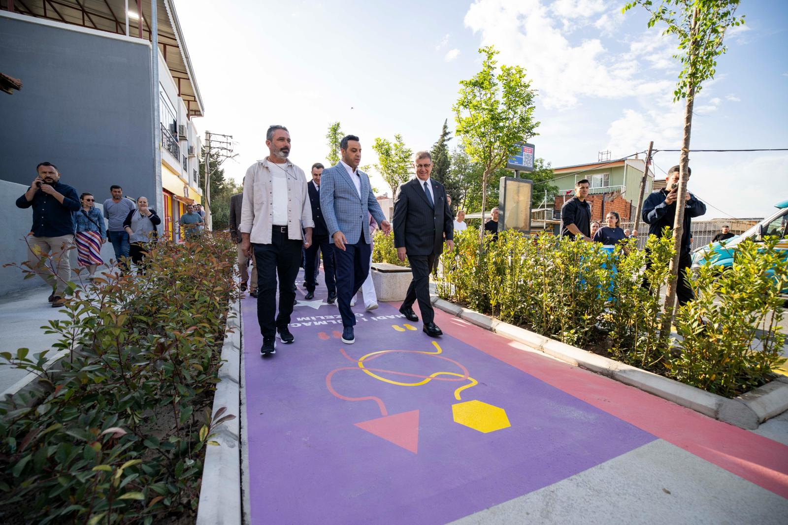 Başkan Tugay, Çiğli’yi ziyaret etti