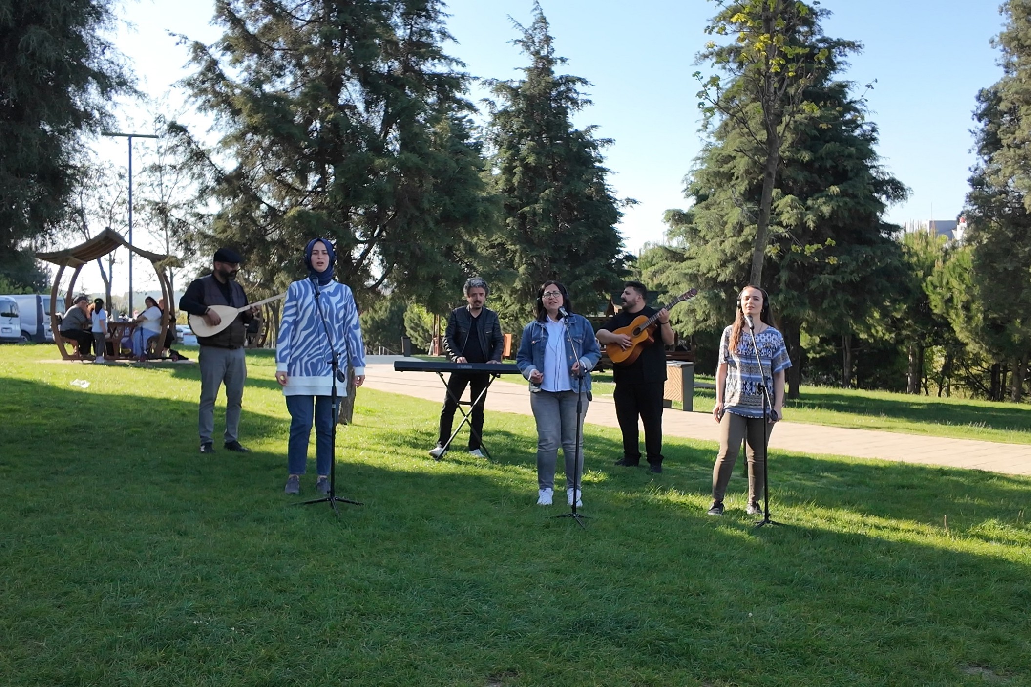 Çayırovalı kursiyerler ve öğretmenler doğa için çaldı