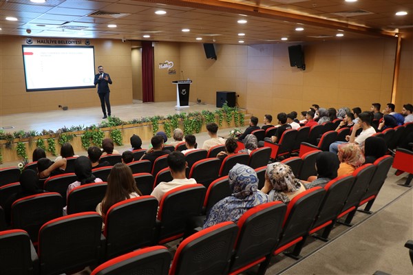 Haliliye Belediyesi’nden sınav öncesi motivasyon semineri