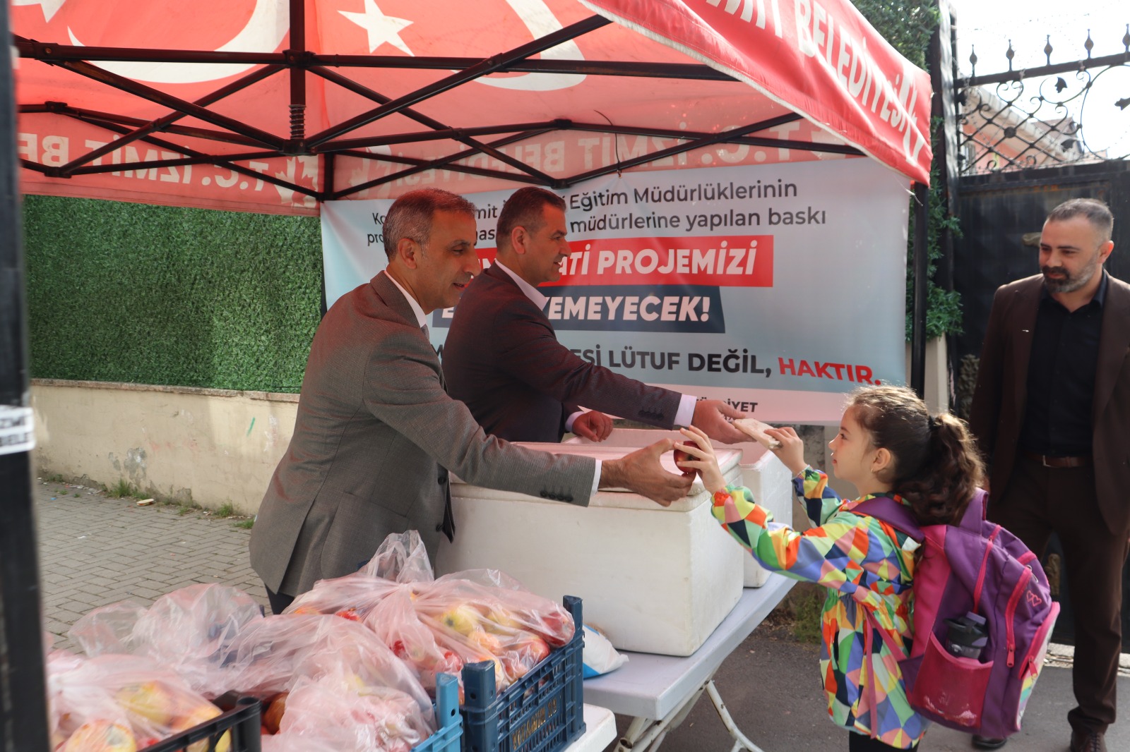 İzmit’te “Beslenme Saati” projesi sürüyor