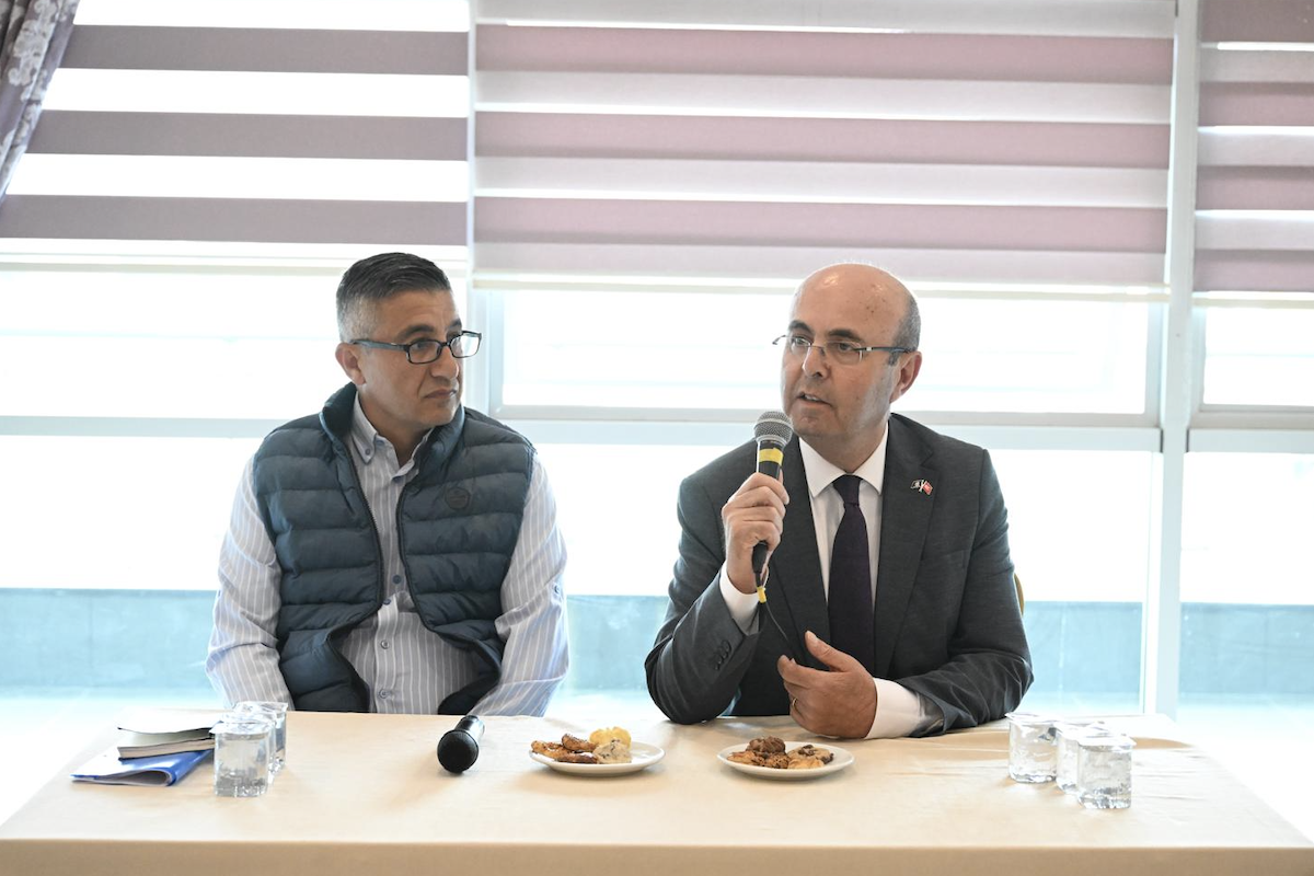 Başkan Ekicioğlu, su ve kanalizasyon personeliyle buluştu