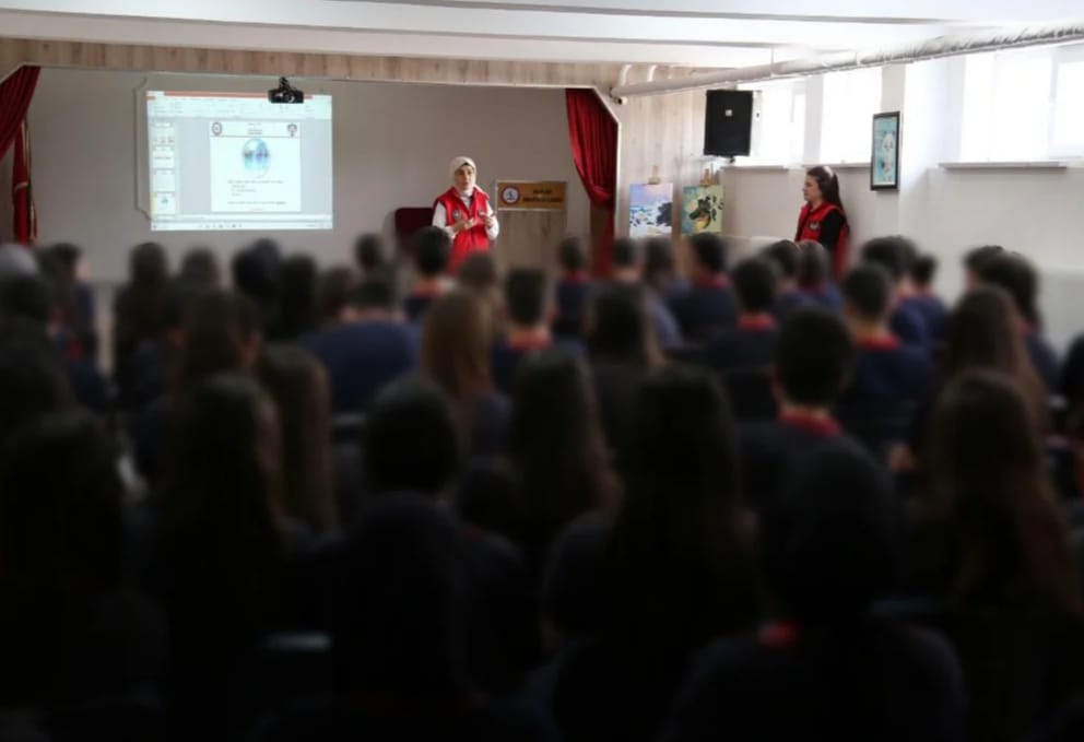 Erzincan Emniyetinden gençlere yönelik bilgilendirme projesi