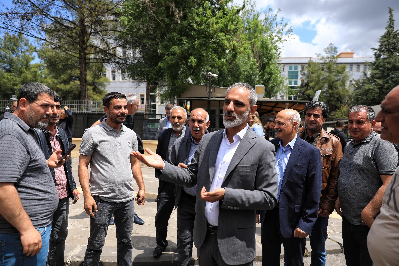 Eş Başkan Dündar’ın yurt dışı çıkış yasağı kaldırılmadı