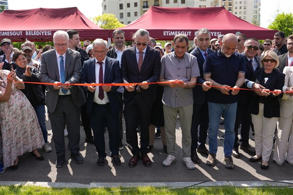 Etimesgut’ta Yaşar Kemal Parkı hizmete açıldı