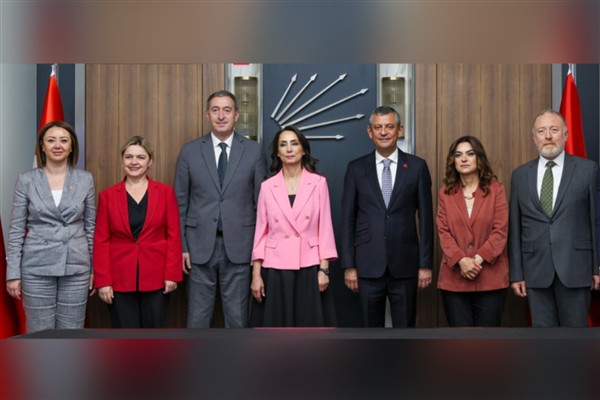 CHP Genel Başkanı Özel, DEM Partili Hatimoğulları ve Bakırhan ile görüştü