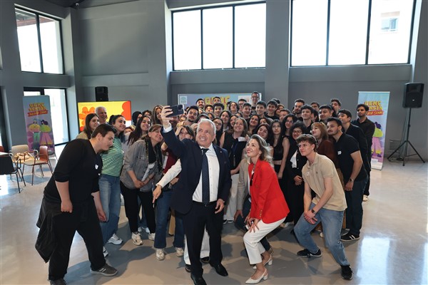 Başkan Özdemir, gençlerle buluştu