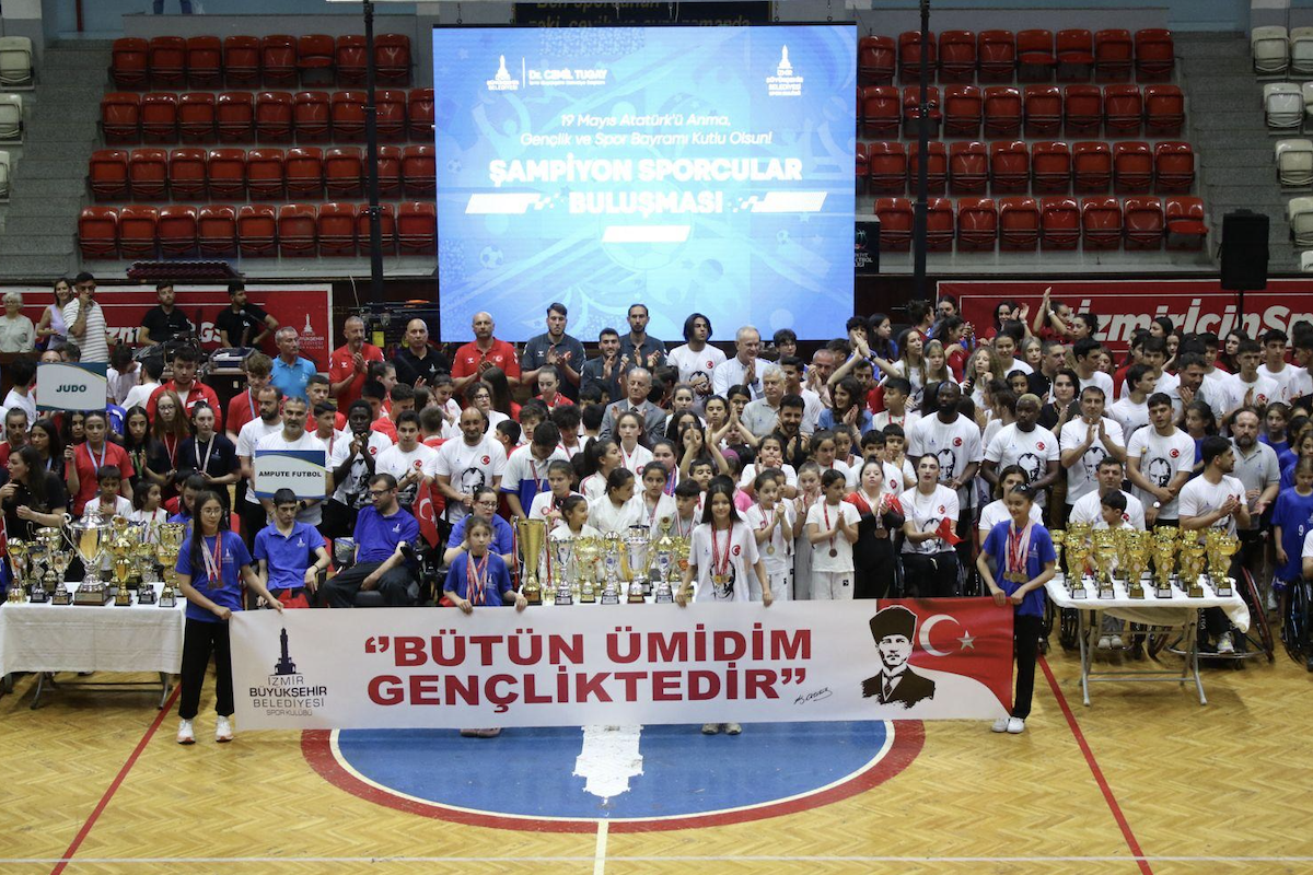 Celal Atik Spor Salonu’nda tören düzenlendi