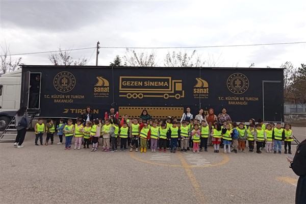 Gezen Sinema Projesi 895 bin izleyiciye ulaştı