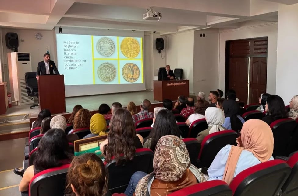 Dicle Üniversitesi’nde müzeler temalı konferans gerçekleştirildi