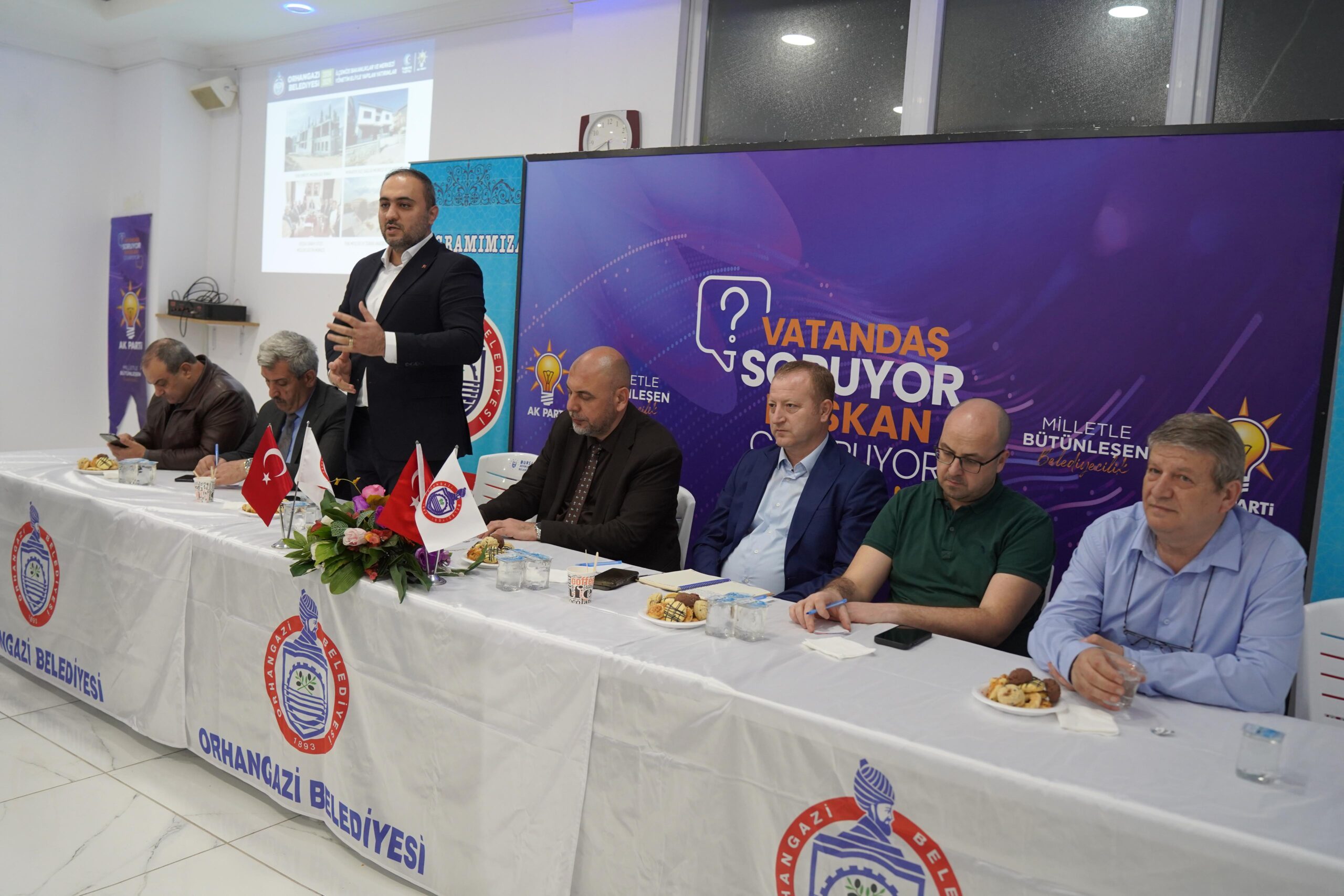 Başkan Aydın Helva Köyü Derneği’nde soruları yanıtladı