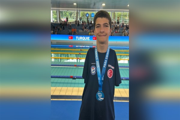 Milli yüzücü Baran Doruk Şimşek’ten çifte başarı