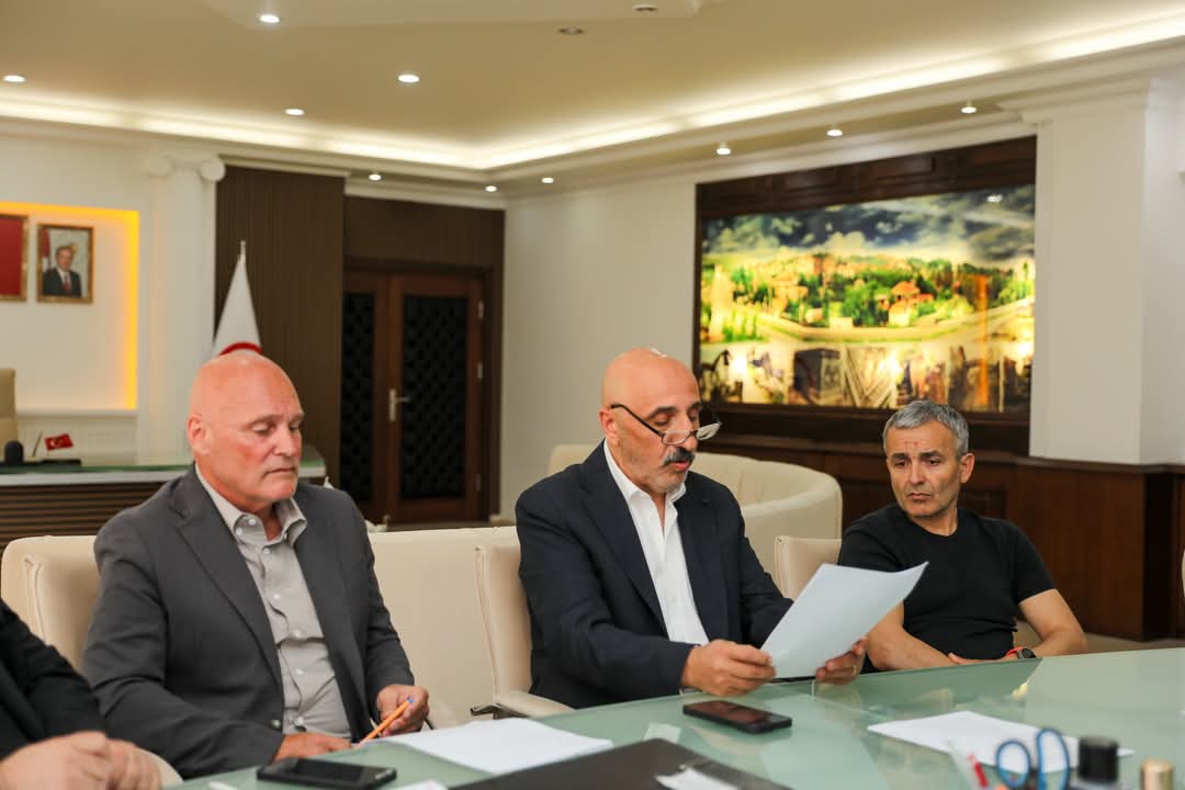 Başkan Özlü, AİS AG firmasının Yönetim Kurulu Başkanı Breunig ile görüştü