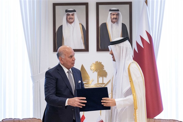 Katar Dışişleri Bakanı Al Sani, Irak Dışişleri Bakanı Hüseyin ile bir araya geldi