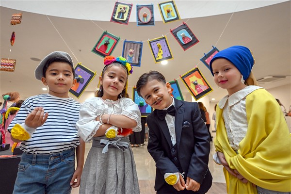 “Tükenmeyen Sevgiler, Dönüşen Eserler Sergisi” açıldı