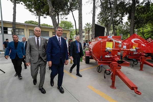 İzmir orman köylerine 125 su tankeri