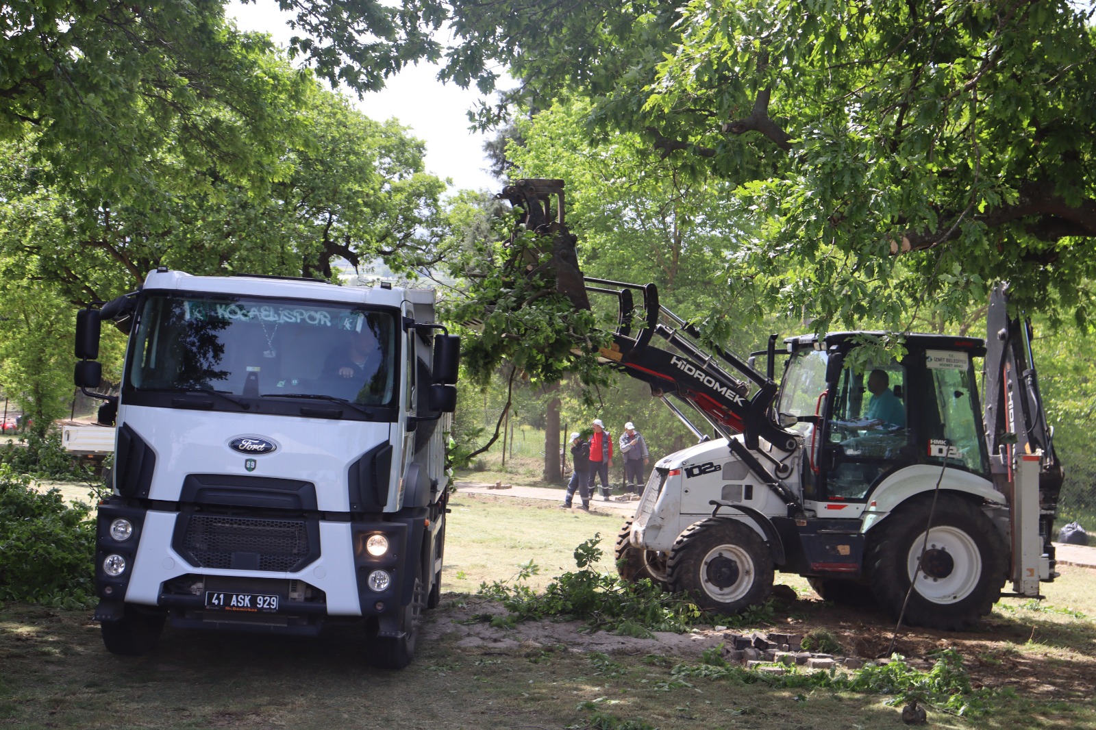 İzmit Belediyesinden Hıdırellez öncesi kırsal mahallelere yoğun mesai