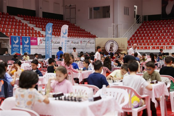 Aliağa’da Kyme Satranç Turnuvası düzenlendi