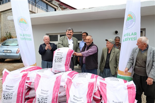 Toroslar Belediyesi’nden çiftçilere destek