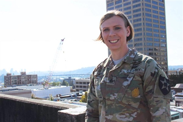 ABD, bine yakın trans askeri derhal görevden almaya başlayacak