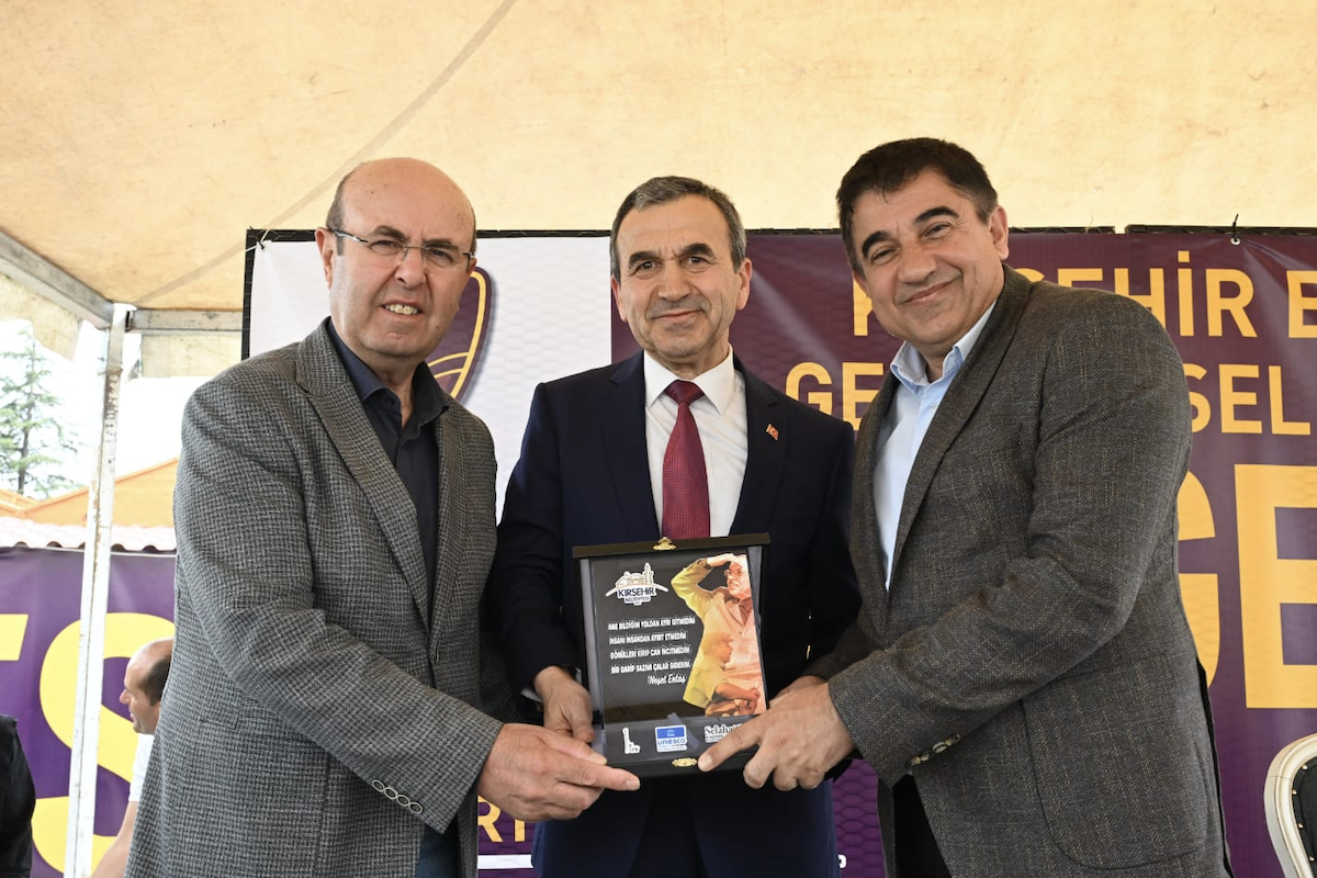 Başkan Ekicioğlu, Kitap Fuarı’nda söyleşilere katıldı