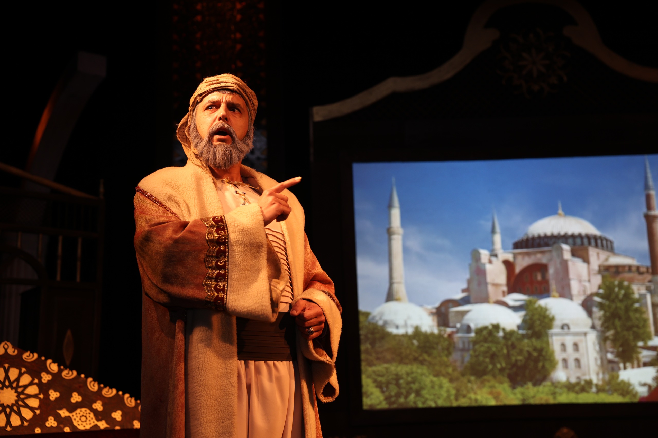 “Ben Mimar Sinan” adlı oyun liseli öğrencilerle buluştu