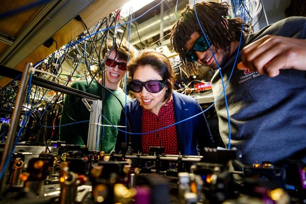 Trump Harvard’ın, taleplerini karşılayana kadar hibe fonlarını kesti