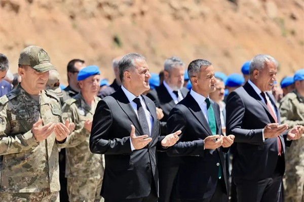 Bingöl’de 32 yıl önce şehit edilen 33 er dualarla anıldı