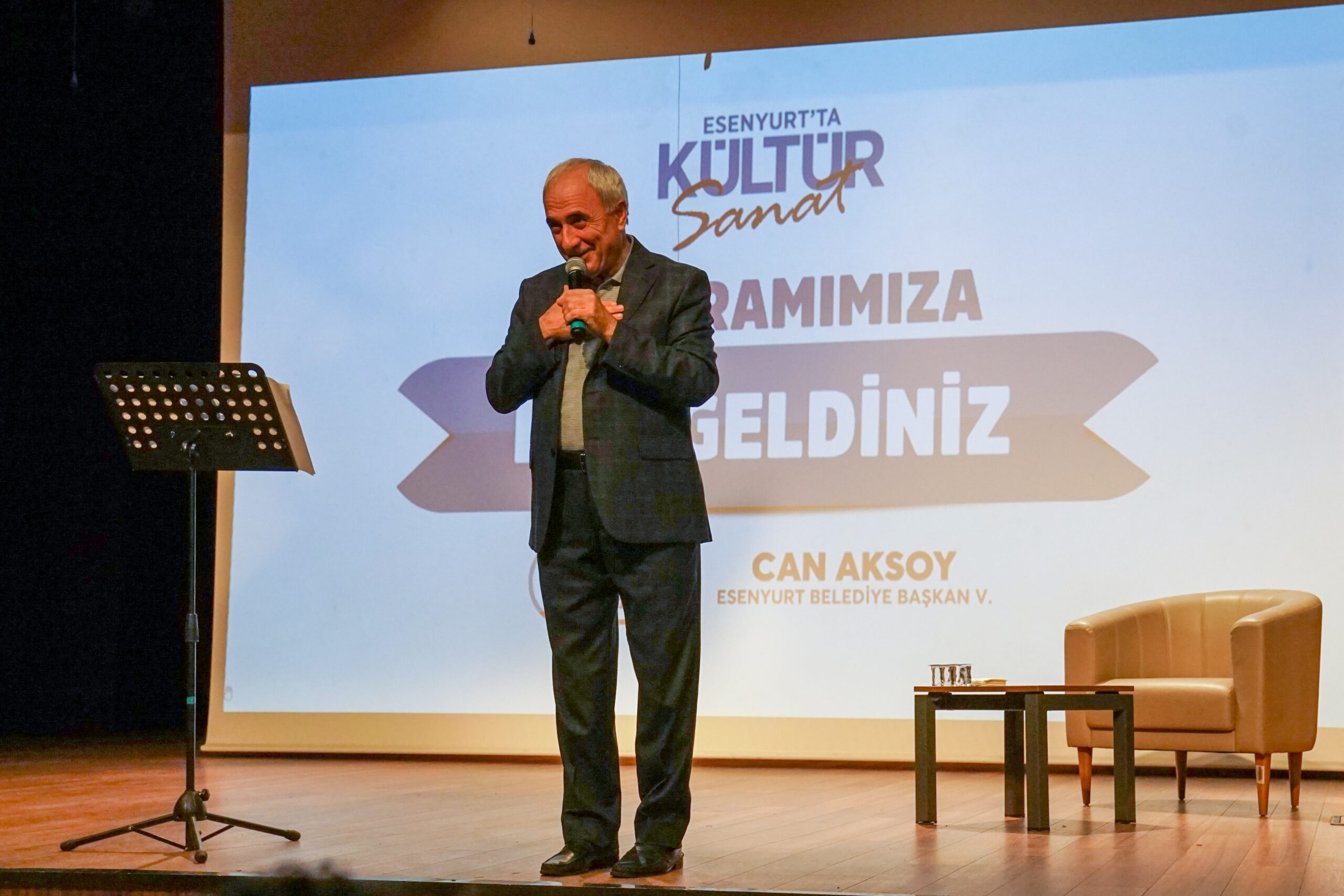 Yazar Nurullah Genç, Esenyurtlularla buluştu