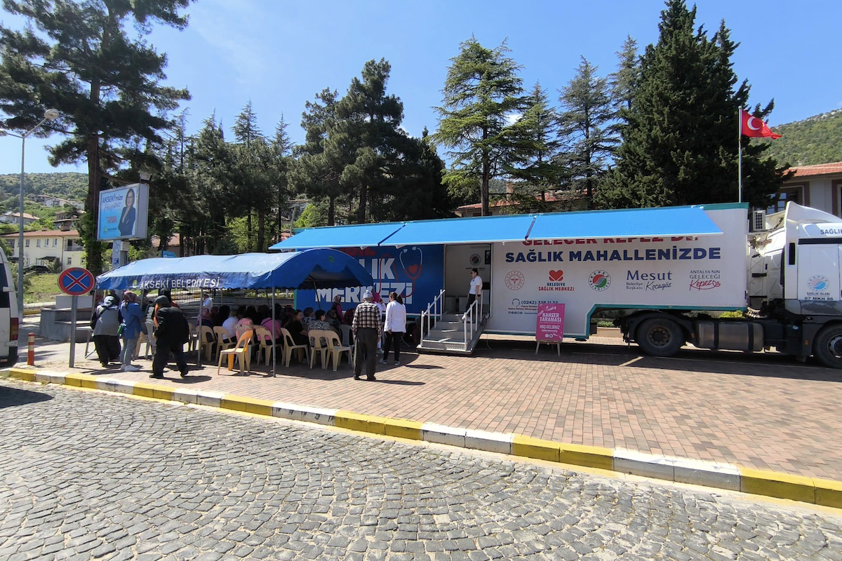 Kepez’in mobil sağlık merkezi kanser taramasına devam ediyor