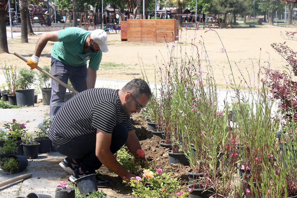 Yalova Belediyesi’nden altyapı ve peyzaj çalışması