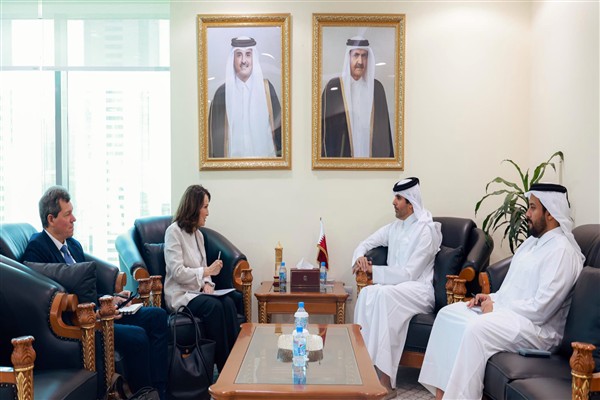 Al Hanzab, Gagnon ve Smith ile görüştü