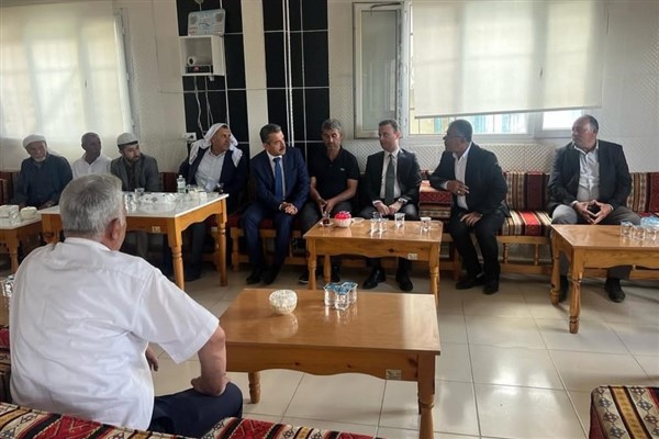 Vali Ekici, Oyalı Köyü’nde taziye ziyaretinde bulundu