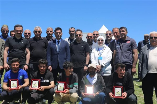 Karayazı’da Ters Lale Festivali