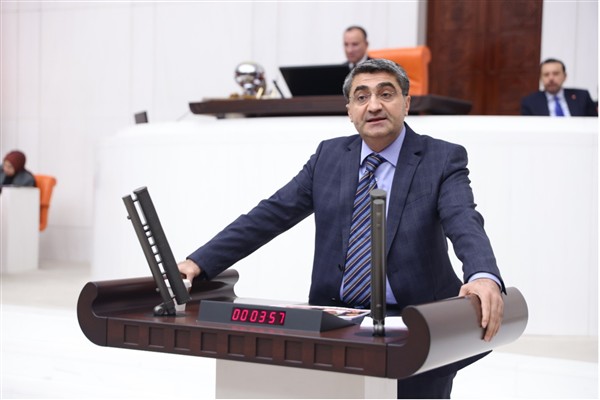 Ekmen: 1 Mayıs alın terinin ve adalet talebinin haykırıldığı bir gündür