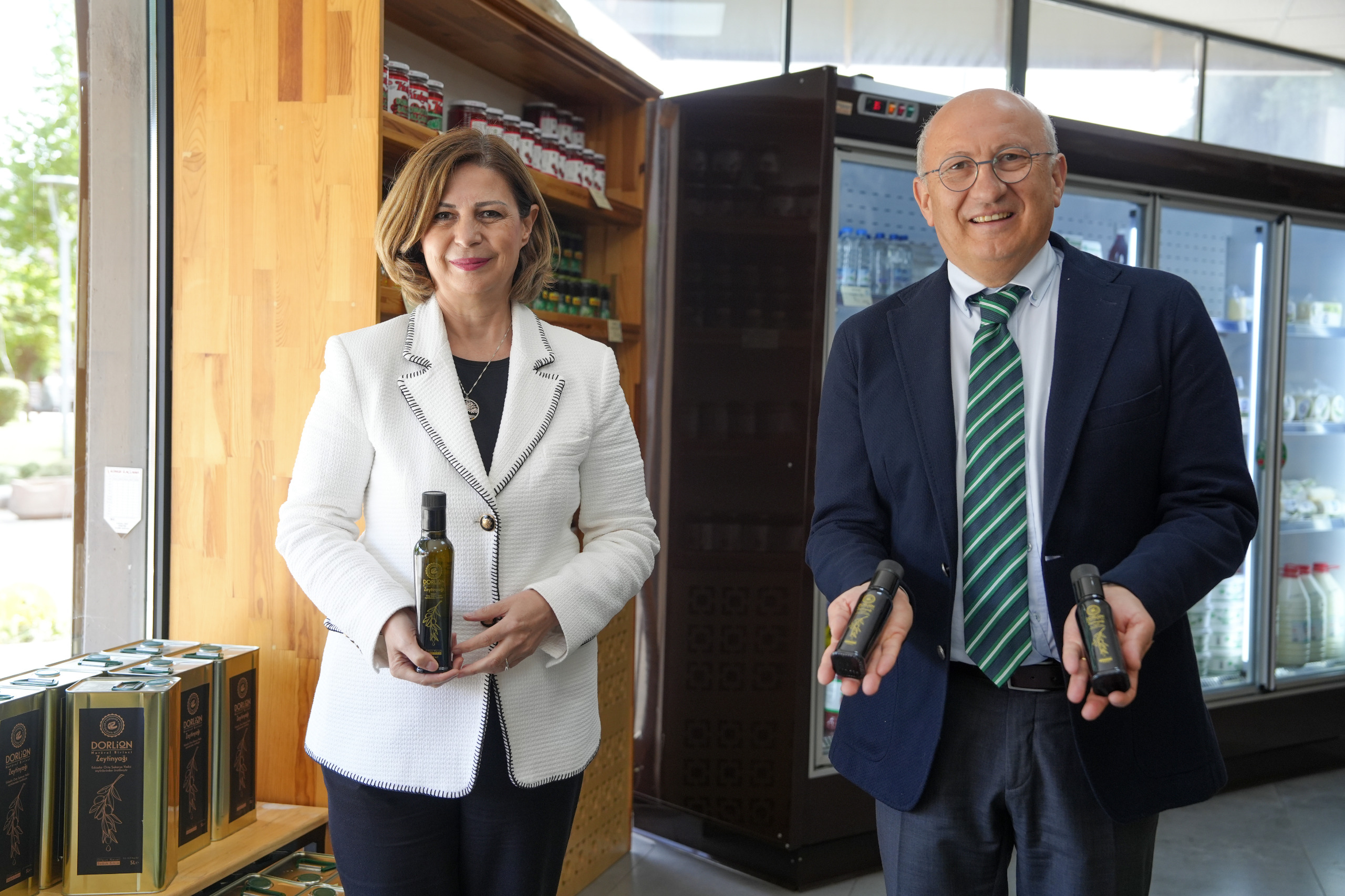 Başkan Ünlüce’den Bağlar Üretici Marketi ve Çocuk Hakları Birimi’ne ziyaret