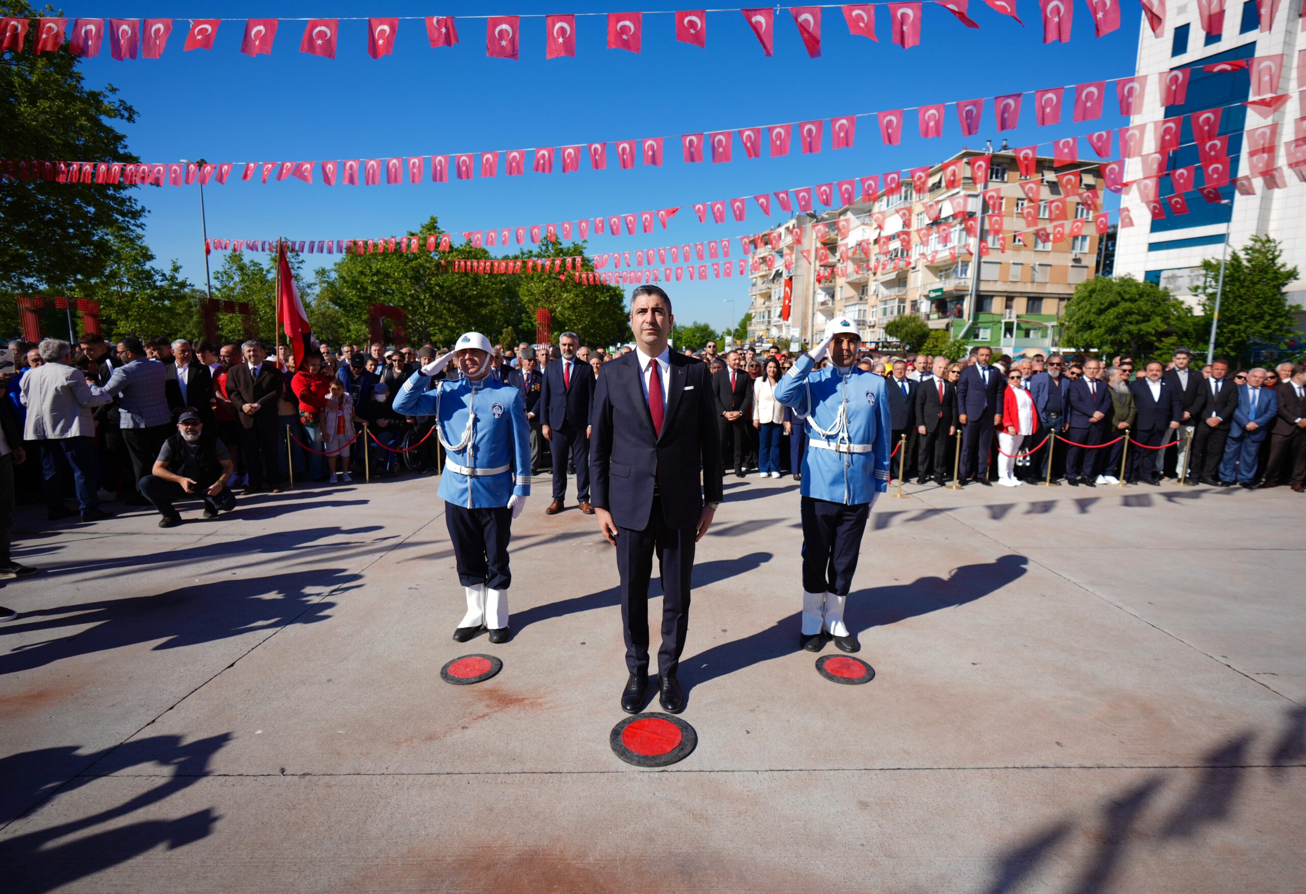 Kartal’da 19 Mayıs kutlamaları çelenk töreniyle başladı
