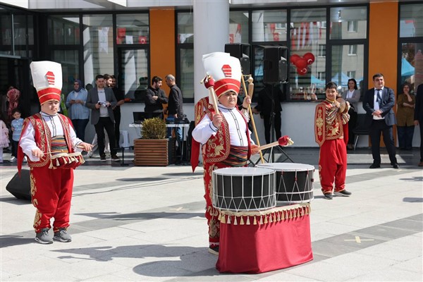 Çayırova’da özel bireyler gösteri düzenledi
