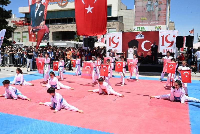 19 Mayıs Atatürk’ü Anma, Gençlik ve Spor Bayramı Malatya’da etkinliklerle kutlandı