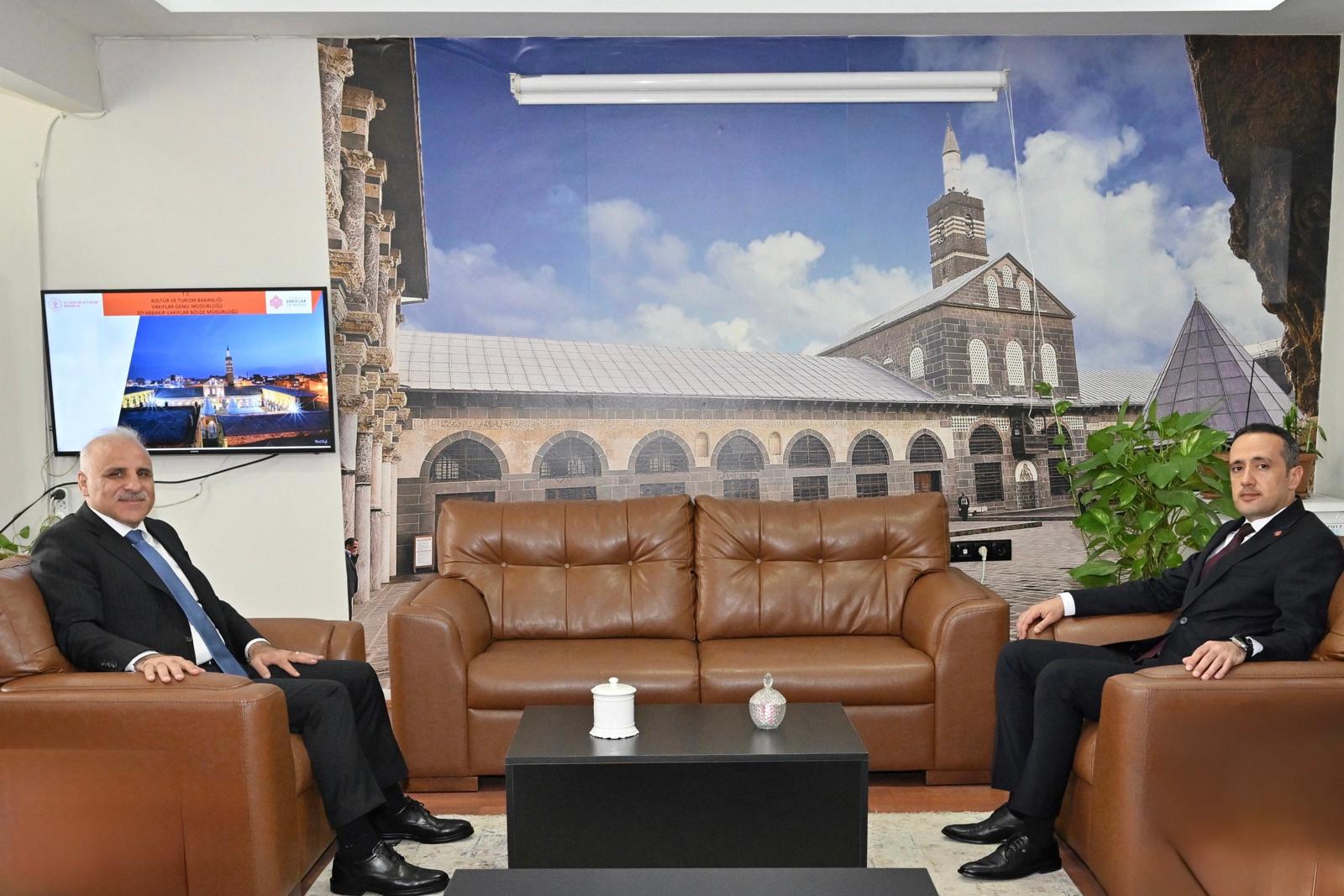 Vali Zorluoğlu’ndan Vakıflar Bölge Müdürlüğü’ne ziyaret