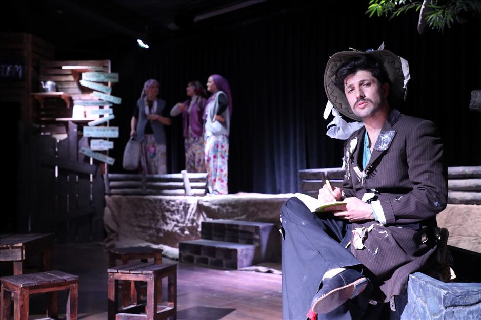 “Komşu Köyün Delisi” tiyatro gösterisinin galası yapıldı