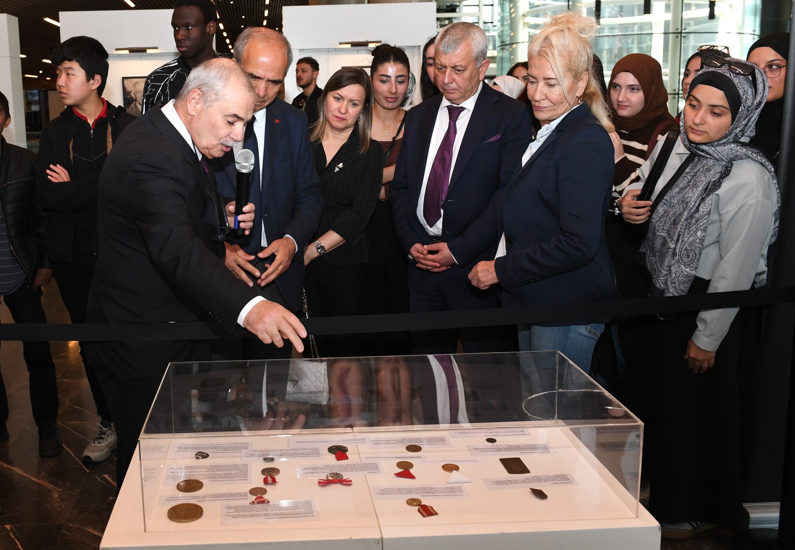 Kurtuluştan Kuruluşa Unutulmayanlar Sergisi açıldı