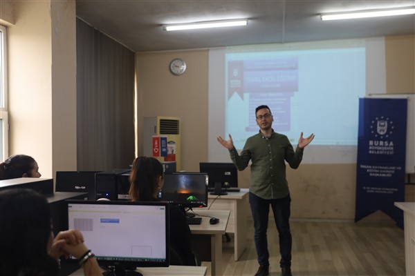 Bursa’da üniversitelilerin gelişimine destek