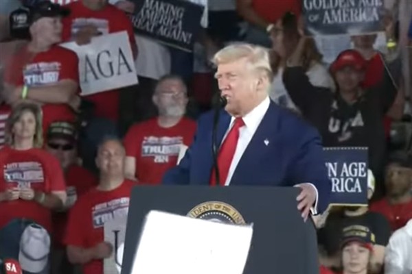 Trump, yabancı ülkelerde üretilen filmlere yüzde 100 gümrük vergisi uygulanacağını duyurdu