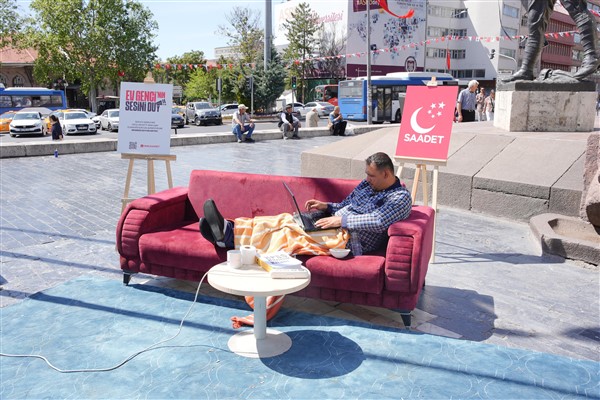 Saadet Partisi Gençlik Kollarından ev genci eylemi
