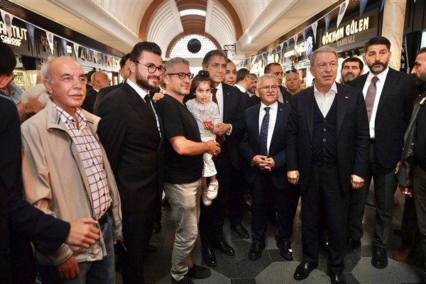 Başkan Büyükkılıç, Kazancılar esnafını ziyaret etti