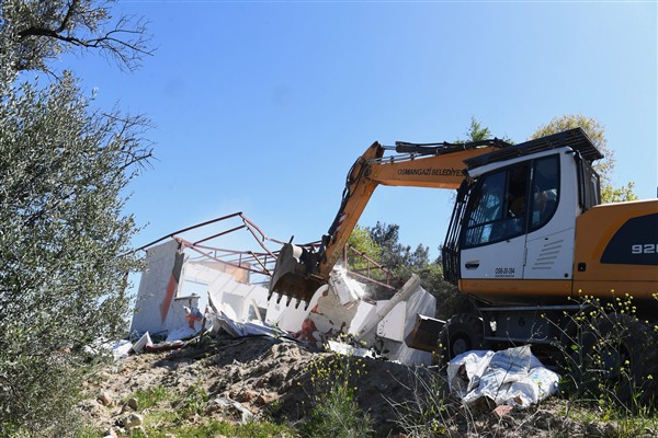Osmangazi’de  25 kaçak yapının yıkımı gerçekleştirildi