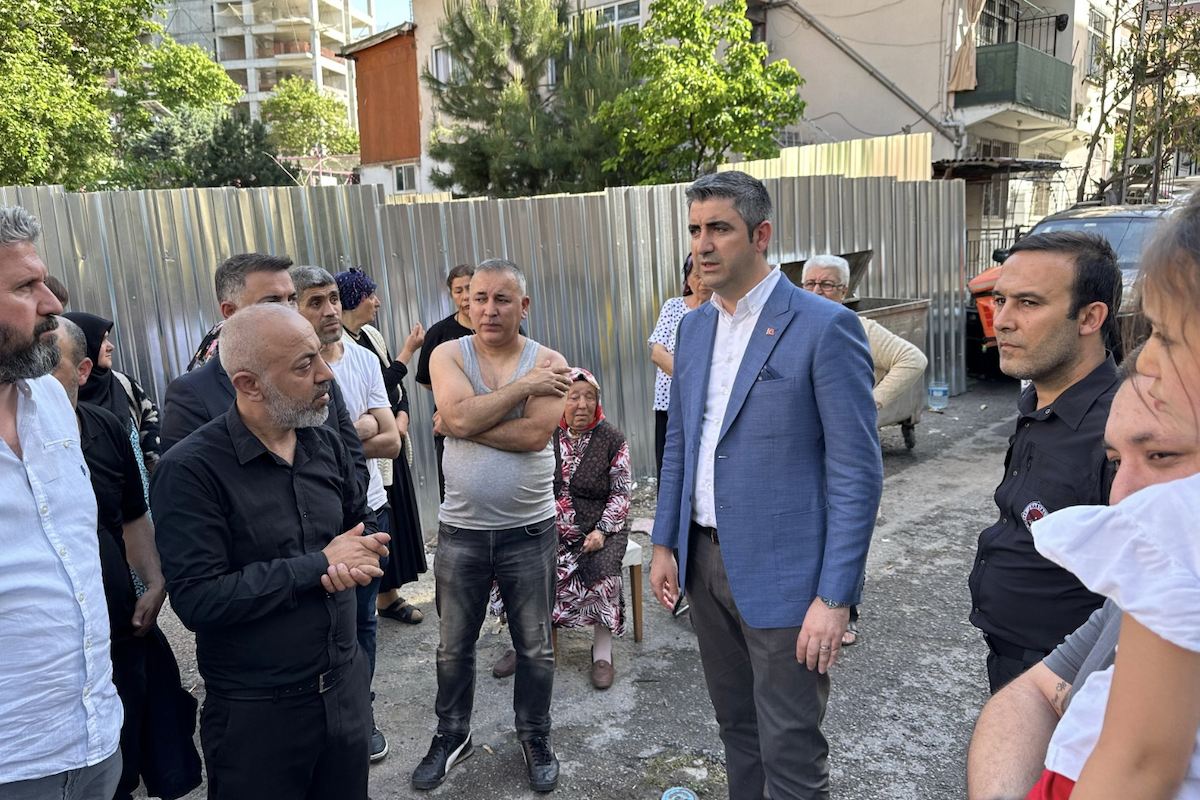 Başkan Yüksel, yangından etkilenen aileleri ziyaret etti