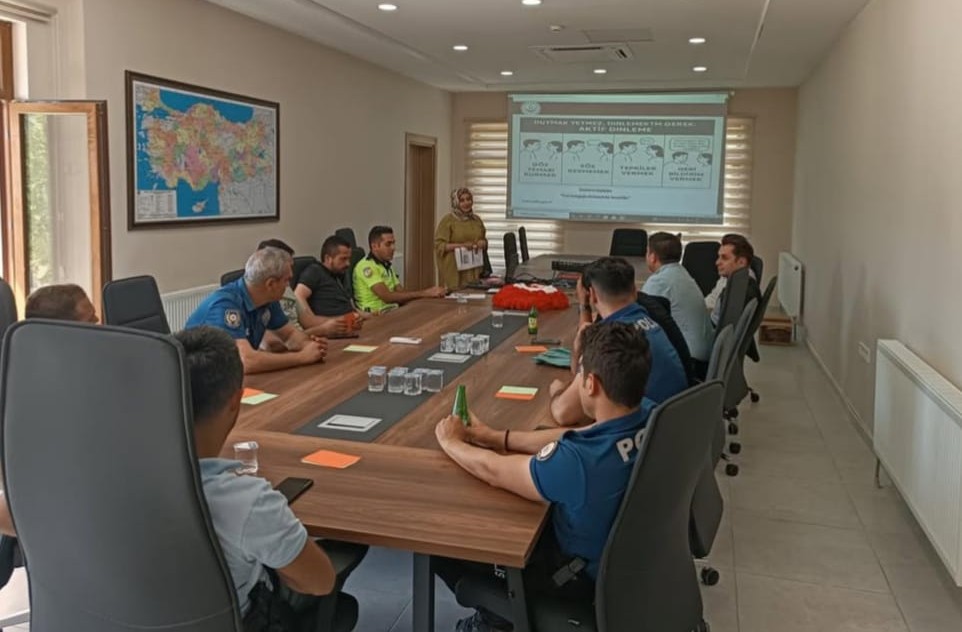 Emniyet personeline Aile İçi İletişim Eğitimi verildi